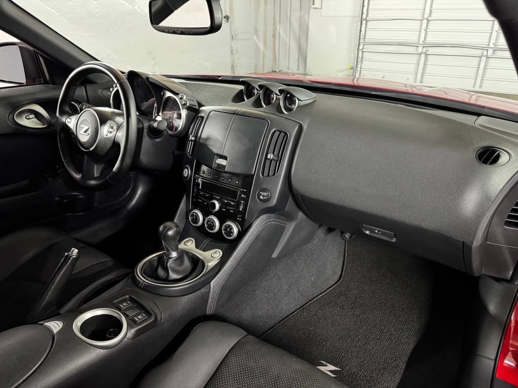 Used 2011 Nissan 370Z Touring w/ Sport Pkg RWD image 41