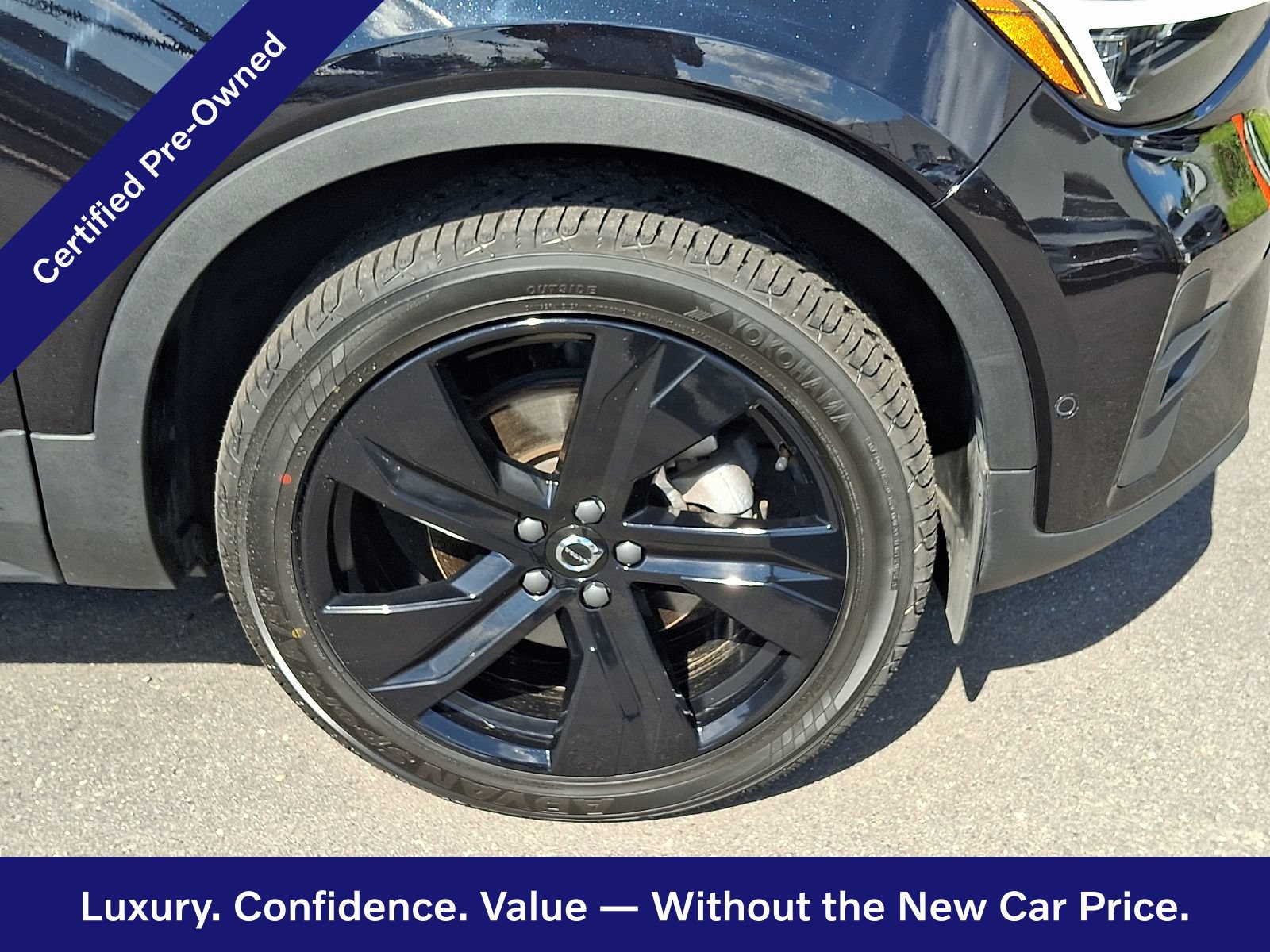 Certified 2024 Volvo XC40 B5 Plus w/ Climate Package AWD/4WD image 9