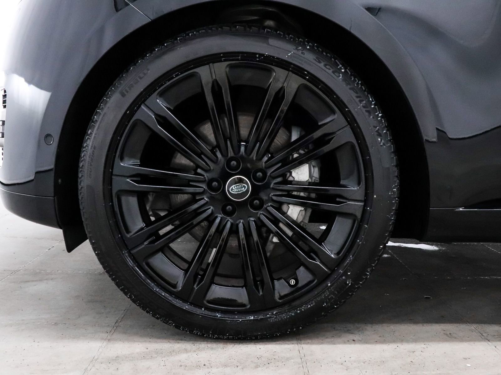 Used 2023 Land Rover Range Rover SE image 8