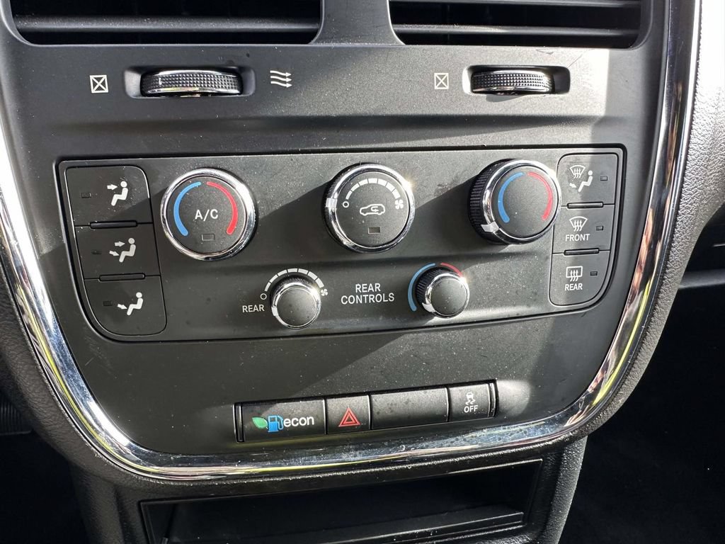 Used 2017 Dodge Grand Caravan SE FWD image 20