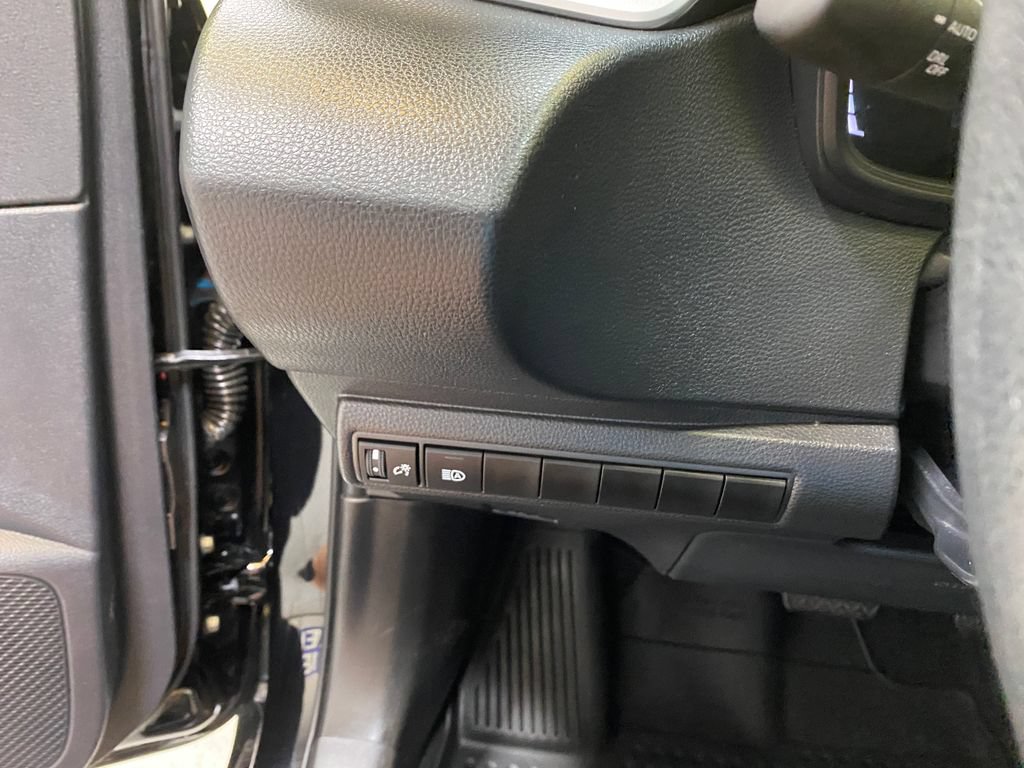 Used 2026 Toyota Corolla LE FWD image 32