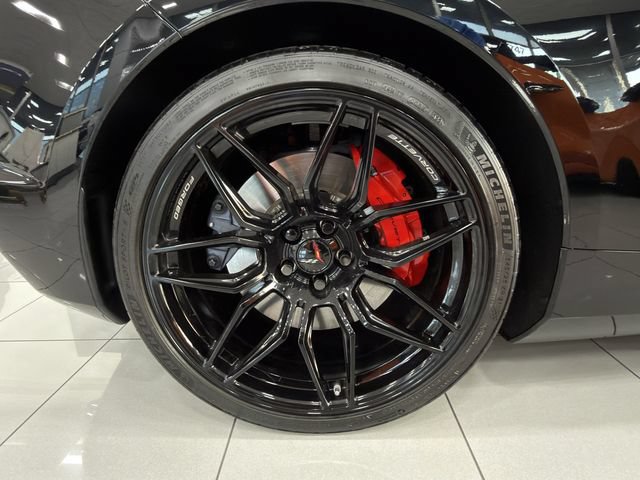 Used 2025 Chevrolet Corvette Z06 w/ Stealth Interior Trim Package RWD image 11