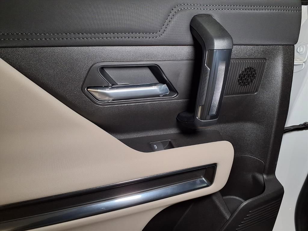 Used 2026 GMC Hummer EV SUV AWD/4WD image 11