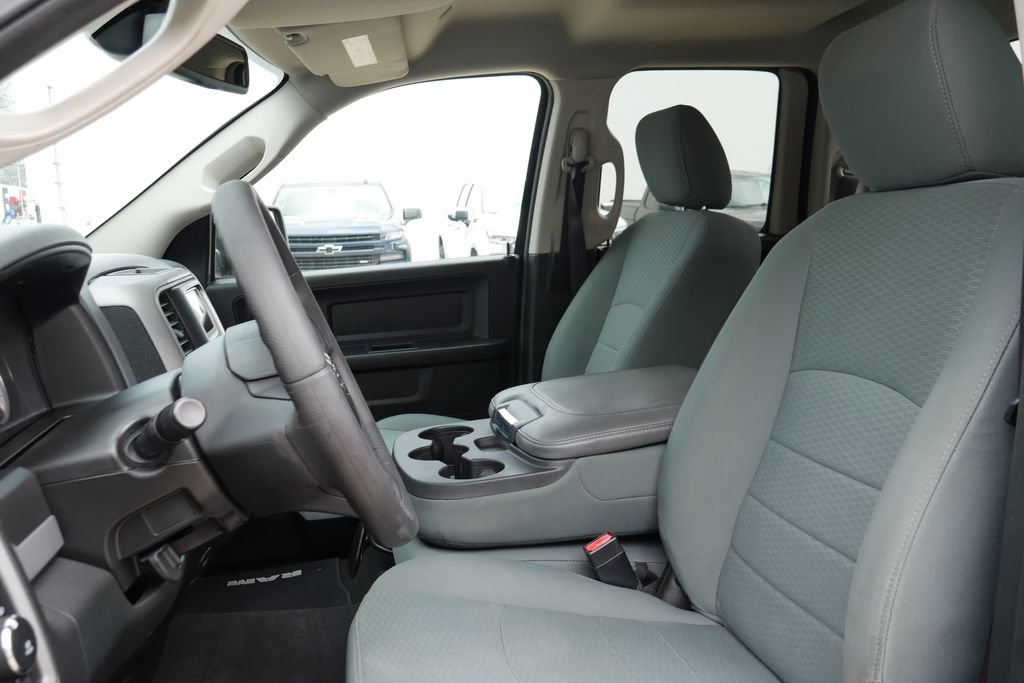 Used 2017 RAM 1500 Express AWD/4WD image 9