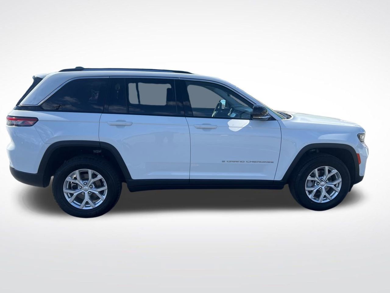 Used 2023 Jeep Grand Cherokee Limited image 7