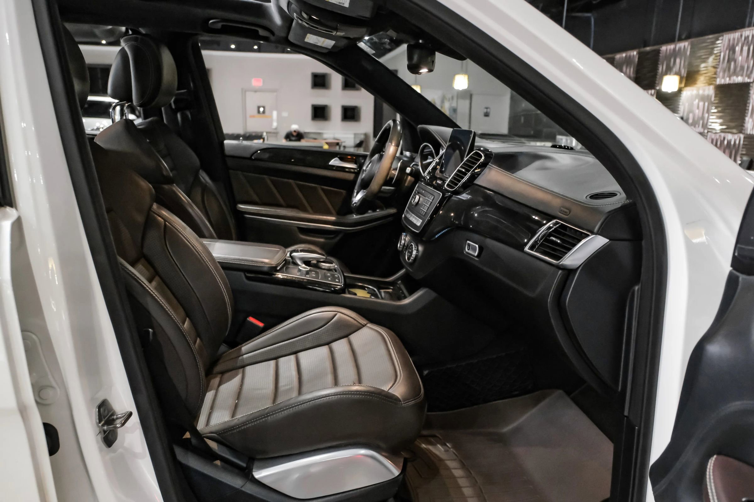 Used 2019 Mercedes-Benz GLS 63 AMG 4MATIC image 28
