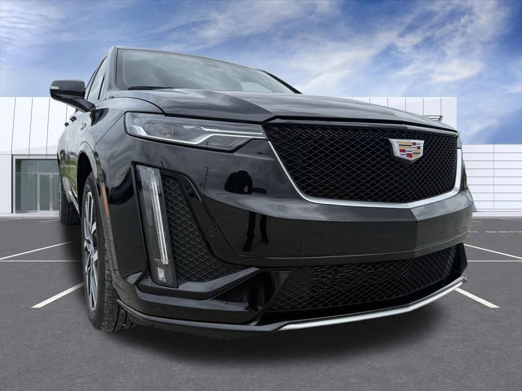 Certified 2024 Cadillac XT6 Sport w/ LPO, Floor Liner Package AWD/4WD image 8