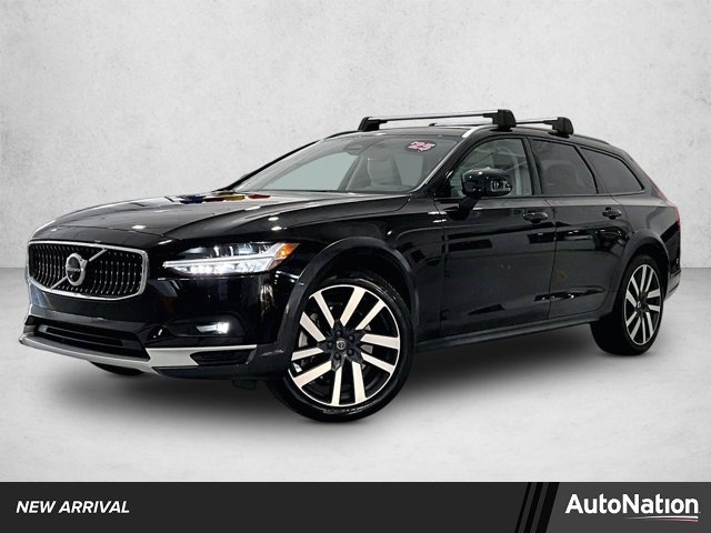 Used 2025 Volvo V90 B6 Cross Country Plus w/ Protection Package Premier