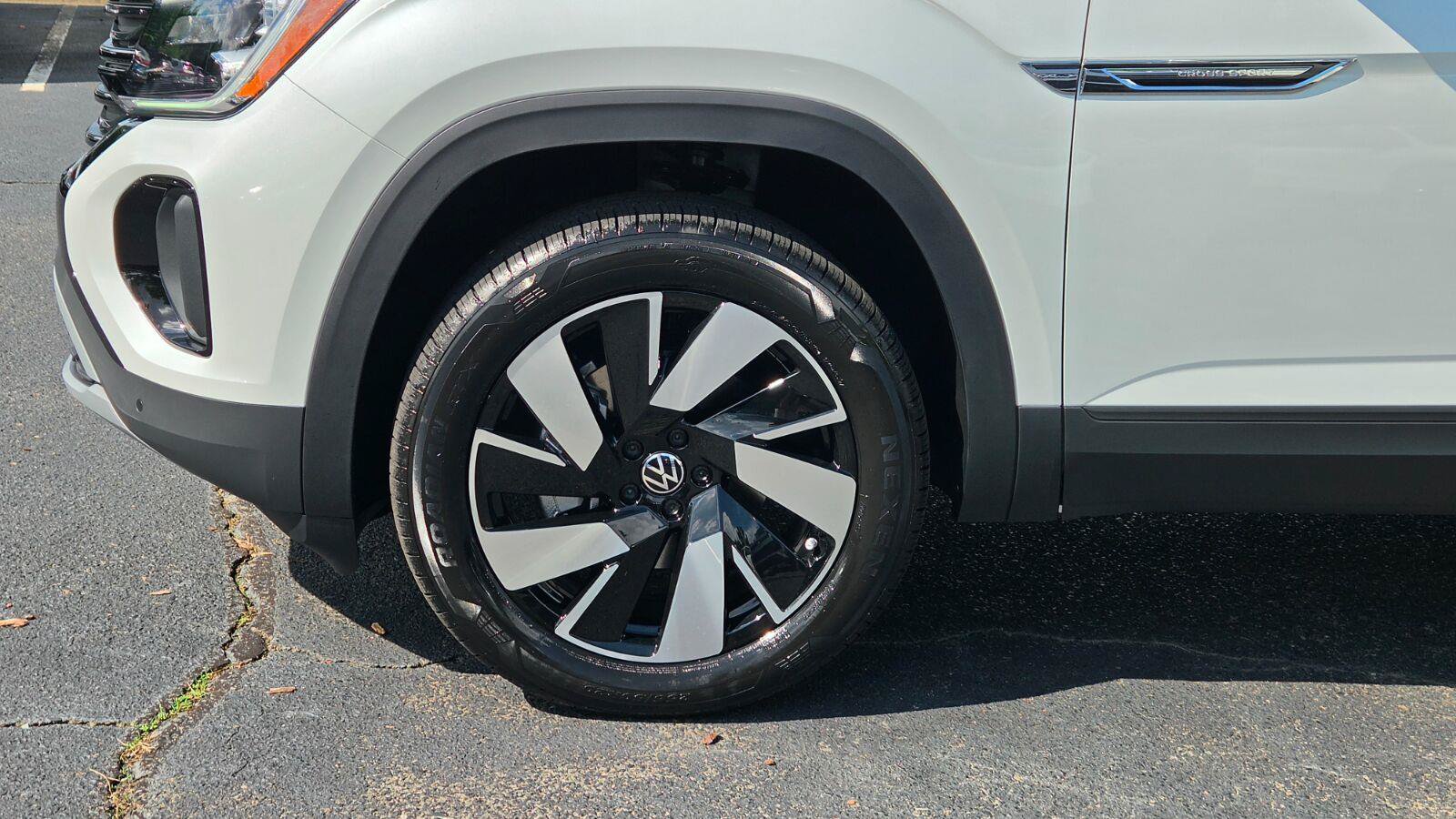 New 2026 Volkswagen Atlas Cross Sport SE AWD/4WD image 14