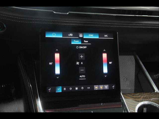 Used 2025 Cadillac Escalade Sport Platinum w/ LPO, Floor Liner Package AWD/4WD image 17