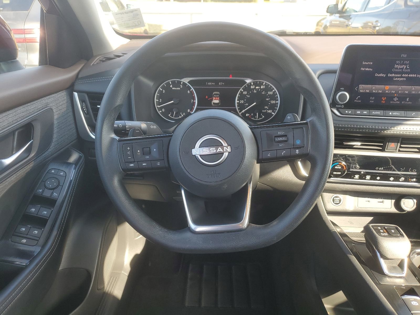 Used 2023 Nissan Rogue SV image 11