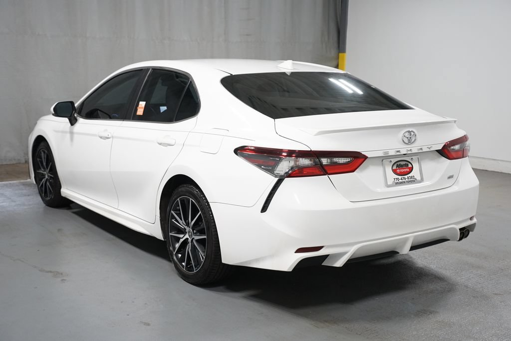 Used 2022 Toyota Camry SE FWD image 6