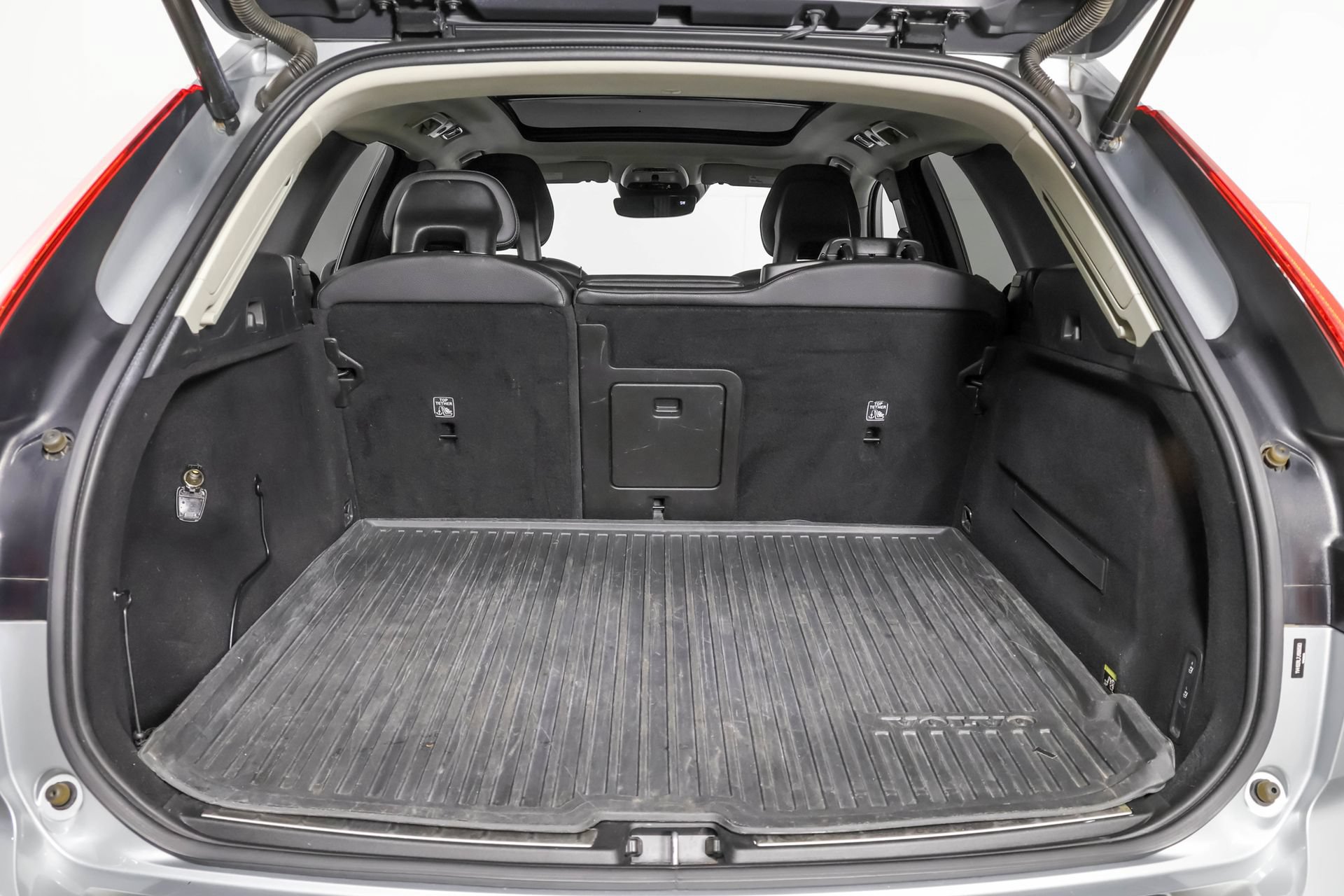 Used 2018 Volvo XC60 T5 Inscription w/ Convenience Package AWD/4WD image 42