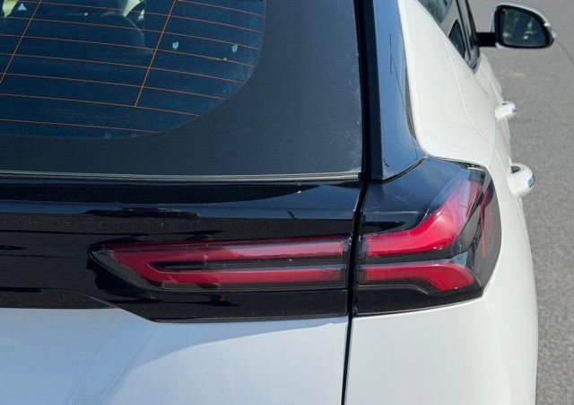 Certified 2022 Chevrolet Bolt EUV Premier w/ Sun & Sound Package FWD image 15
