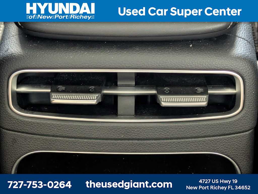 Used 2022 Genesis GV70 2.5T w/ Select Package AWD/4WD image 18