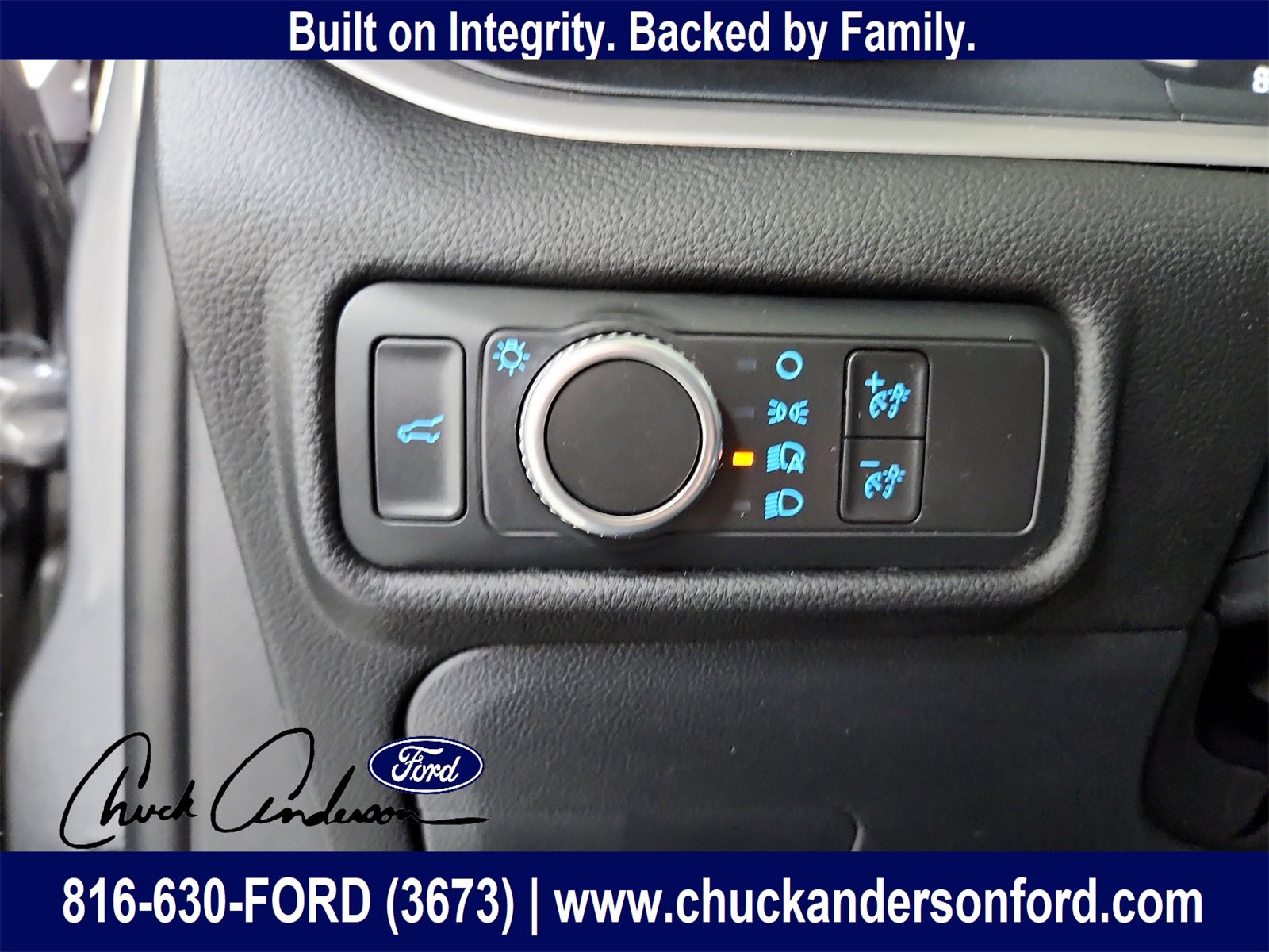 Used 2021 Ford Explorer XLT image 14