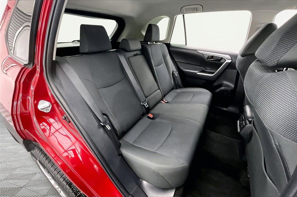 Used 2024 Toyota RAV4 LE image 27