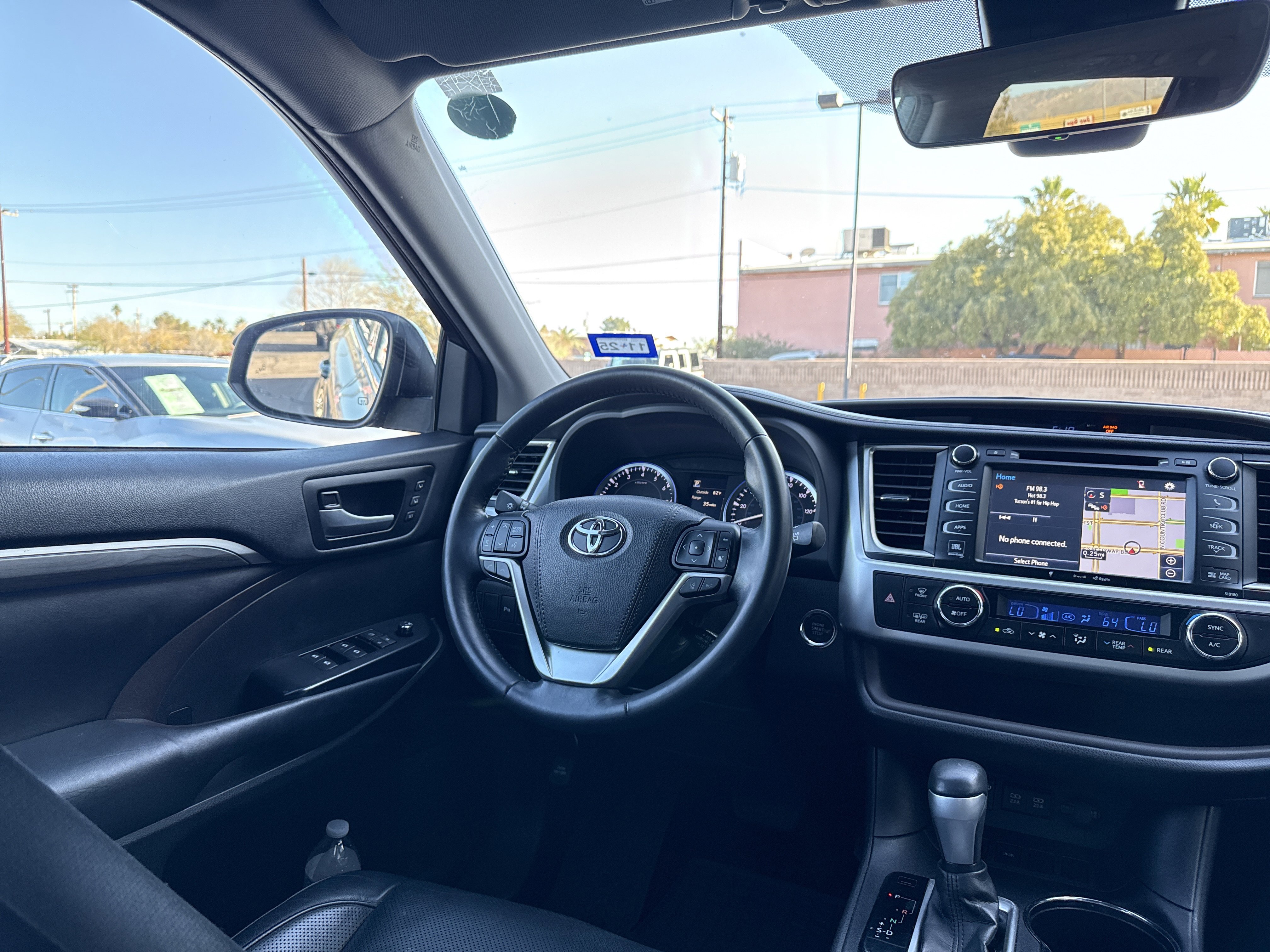 Used 2017 Toyota Highlander Limited image 24