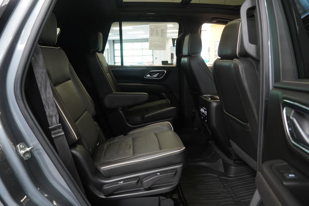 Certified 2022 GMC Yukon SLT w/ SLT Premium Package AWD/4WD image 37
