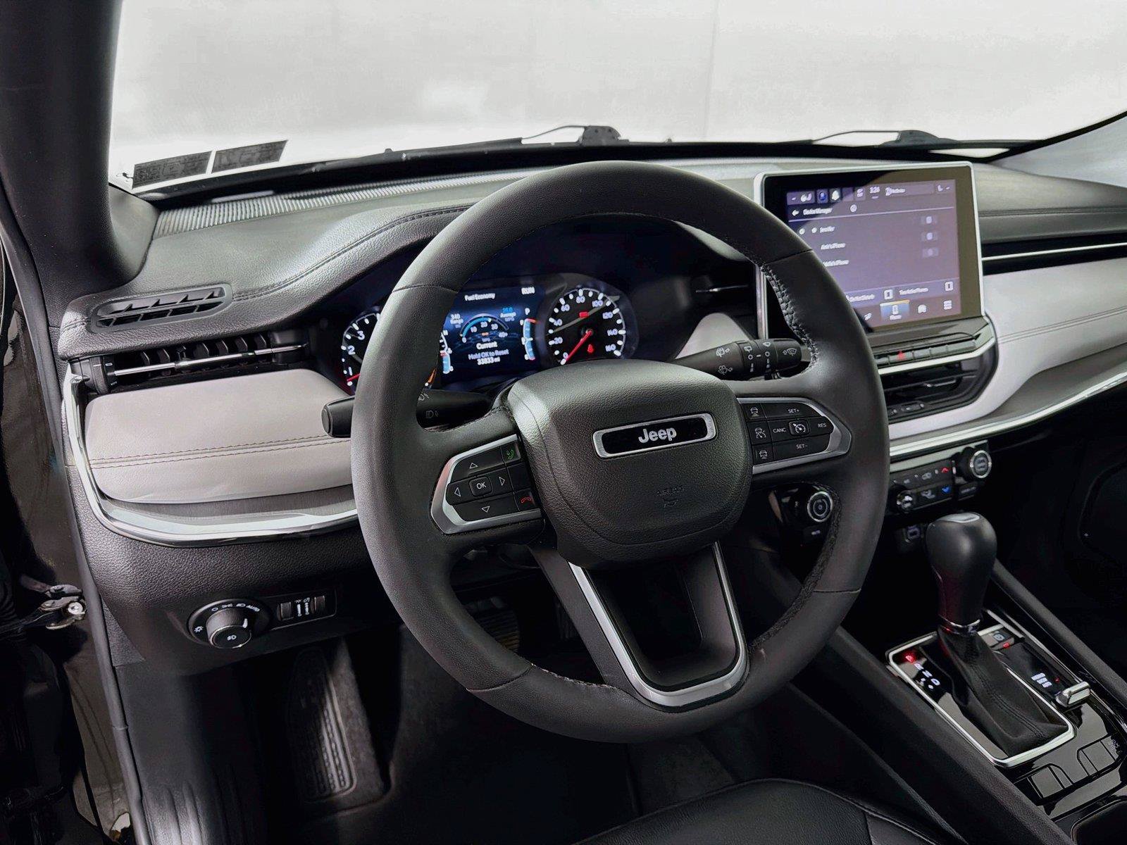 Used 2023 Jeep Compass Limited w/ Elite Group AWD/4WD image 16