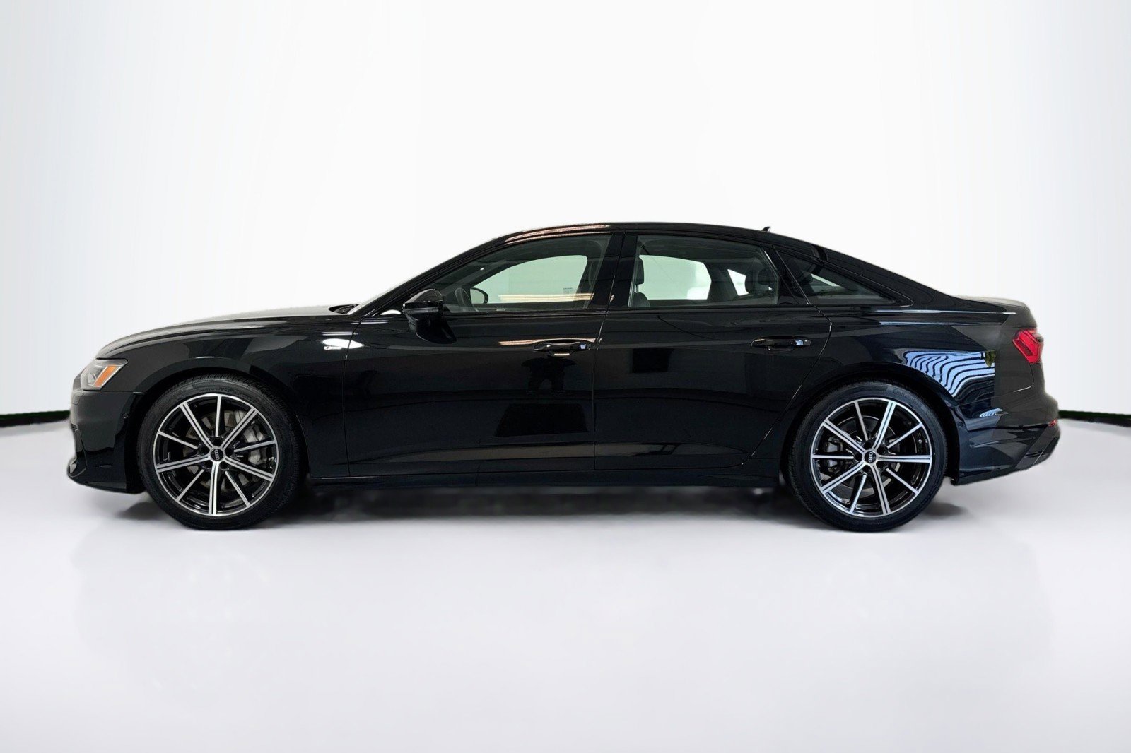 Used 2025 Audi A6 Premium Plus w/ Premium Plus Package image 8