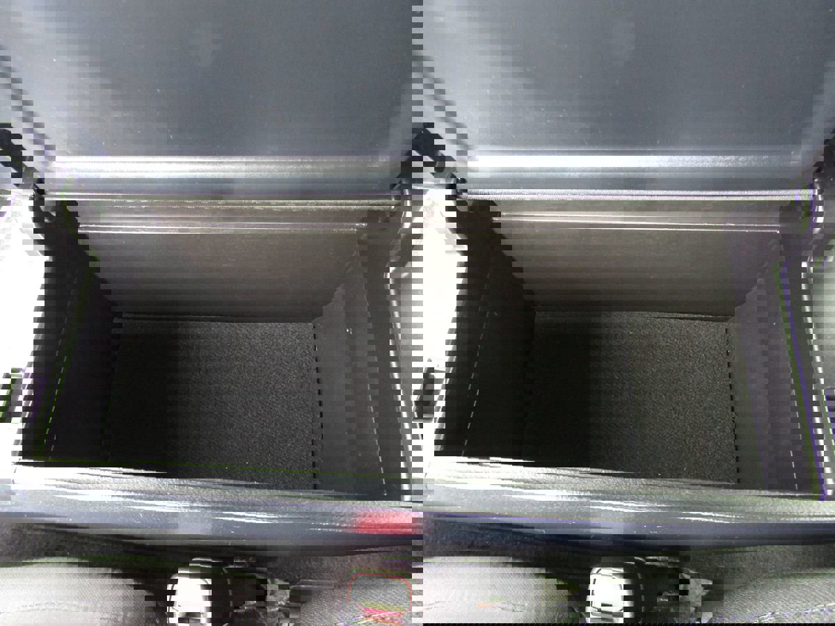 Used 2022 Toyota Prius LE image 21