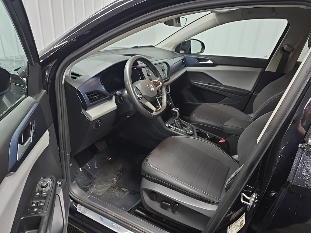 Used 2023 Volkswagen Taos SE AWD/4WD image 28