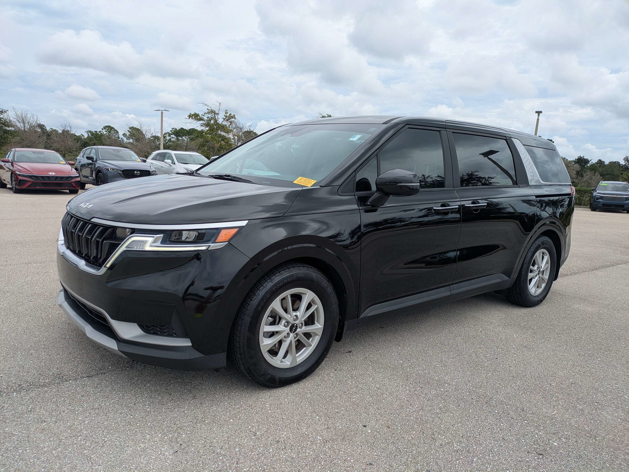 Certified 2022 Kia Carnival LX FWD image 8
