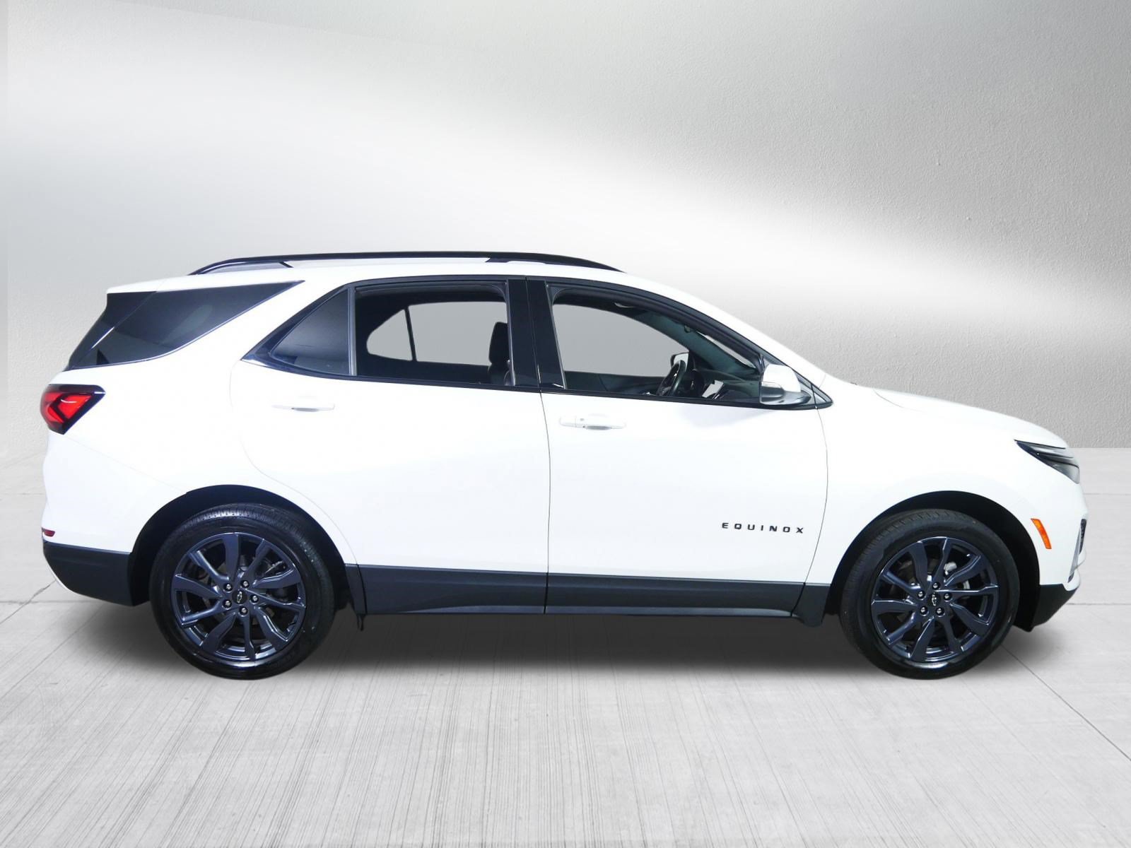 Used 2024 Chevrolet Equinox RS w/ RS Leather Package AWD/4WD image 8