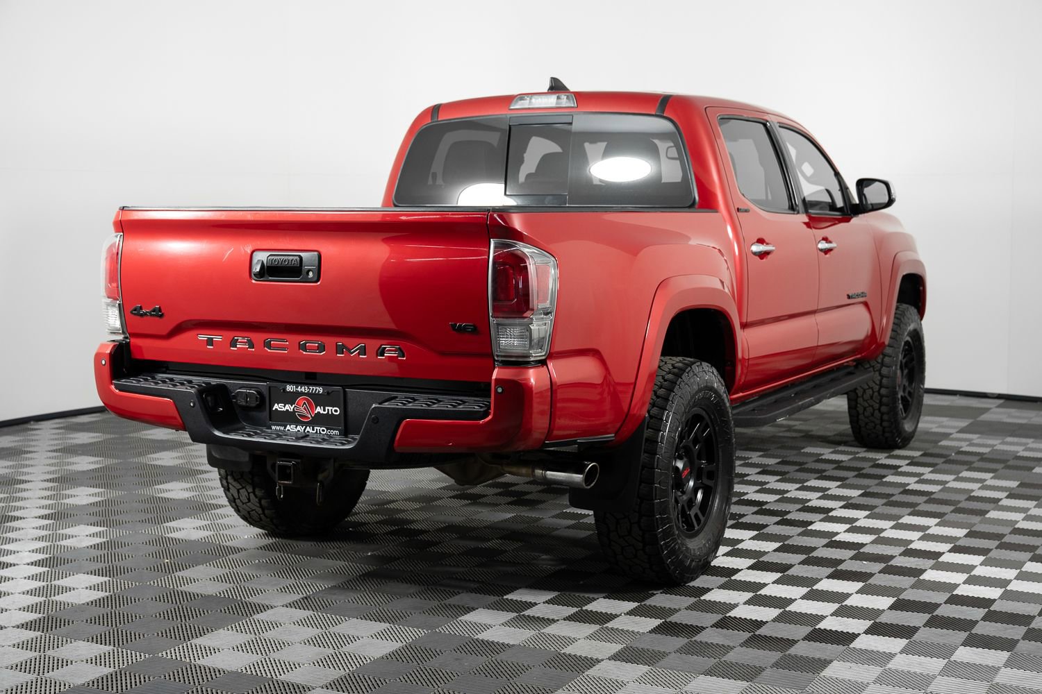 Used 2017 Toyota Tacoma Limited image 7