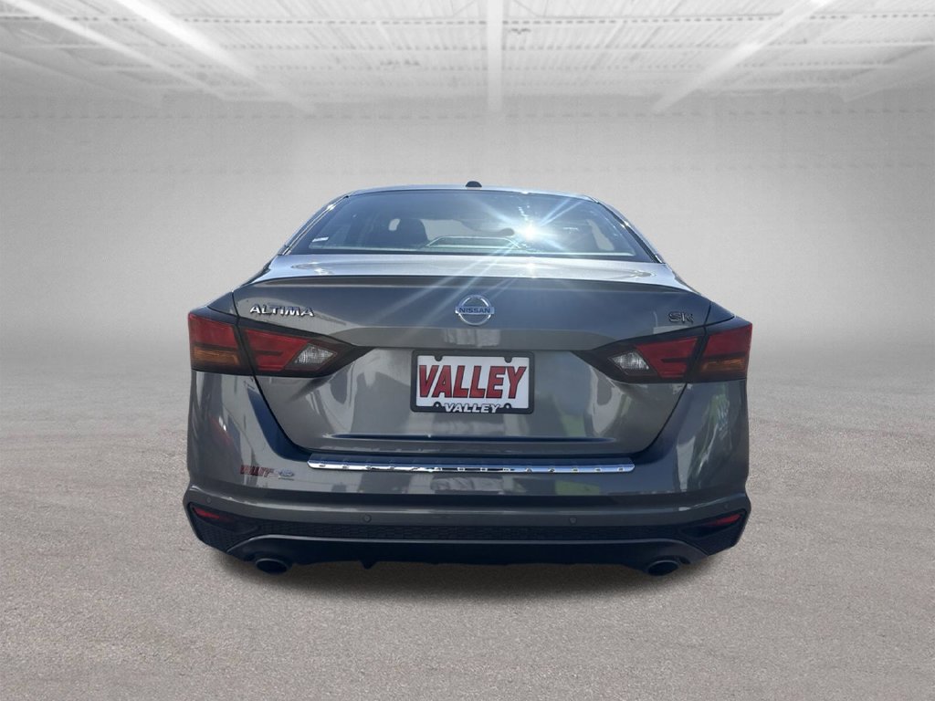 Used 2022 Nissan Altima 2.5 SR FWD image 12