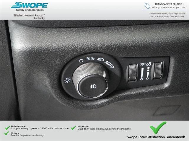 Used 2024 Chrysler Pacifica Limited FWD image 18