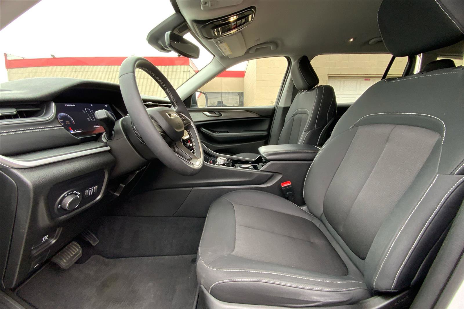 Used 2023 Jeep Grand Cherokee L Laredo w/ Luxury Tech Group I AWD/4WD image 10