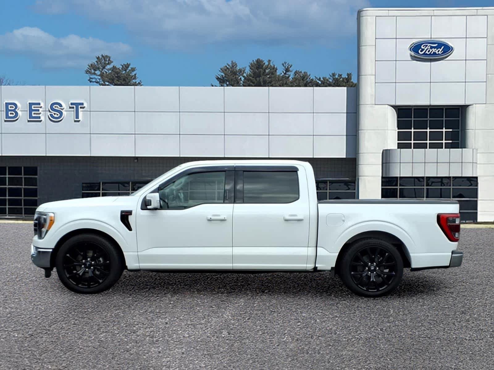 Used 2021 Ford F150 Lariat w/ Max Trailer Tow Package RWD image 2