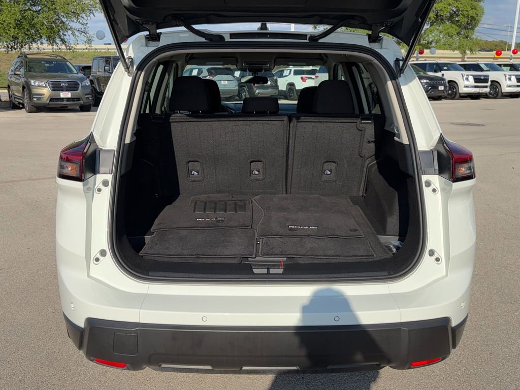 Used 2025 Nissan Rogue S image 28