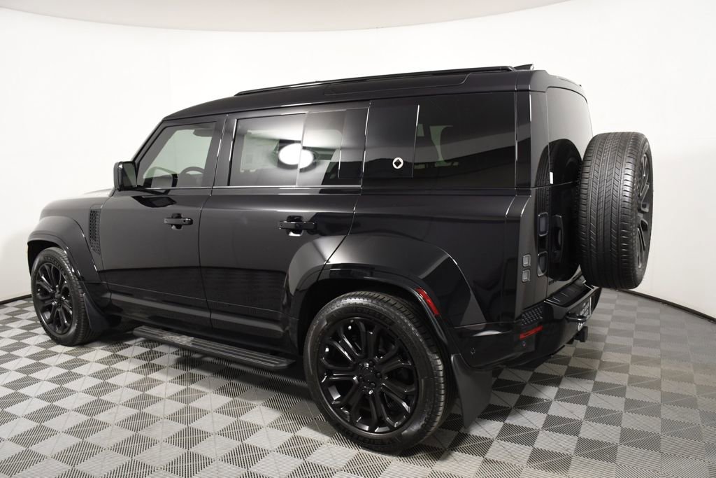 Used 2026 Land Rover Defender 110 AWD/4WD image 3
