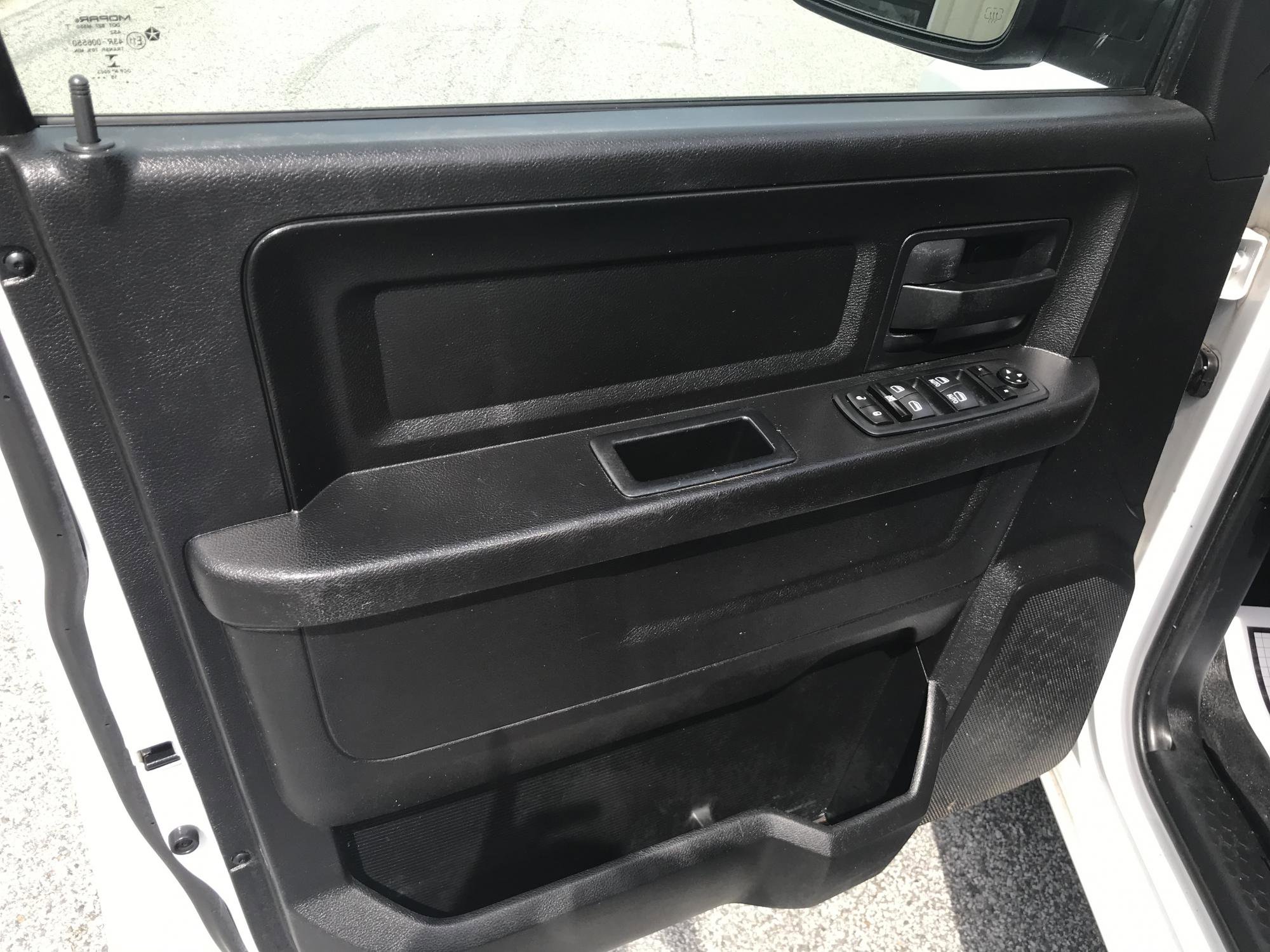 Used 2016 RAM 1500 ST RWD image 10