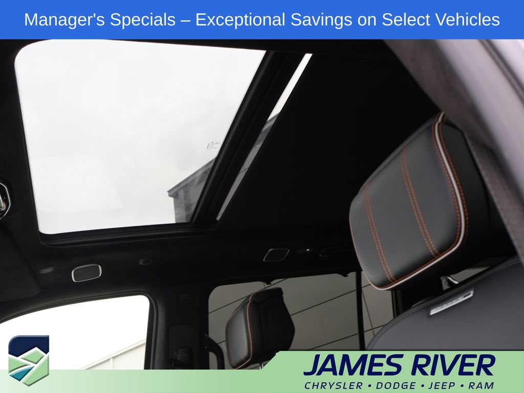 Used 2024 Jeep Grand Wagoneer L Series III AWD/4WD image 29