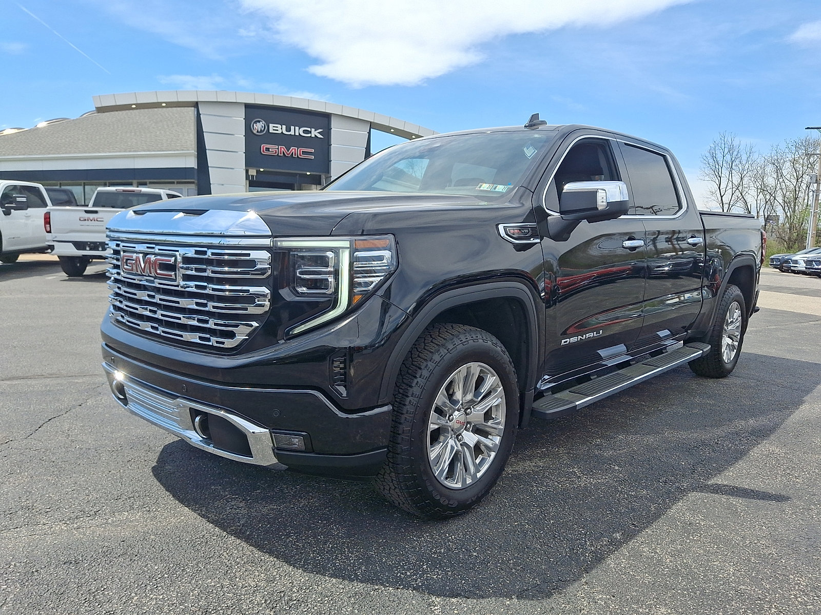 Used 2026 GMC Sierra 1500 Denali w/ Technology Package AWD/4WD image 4