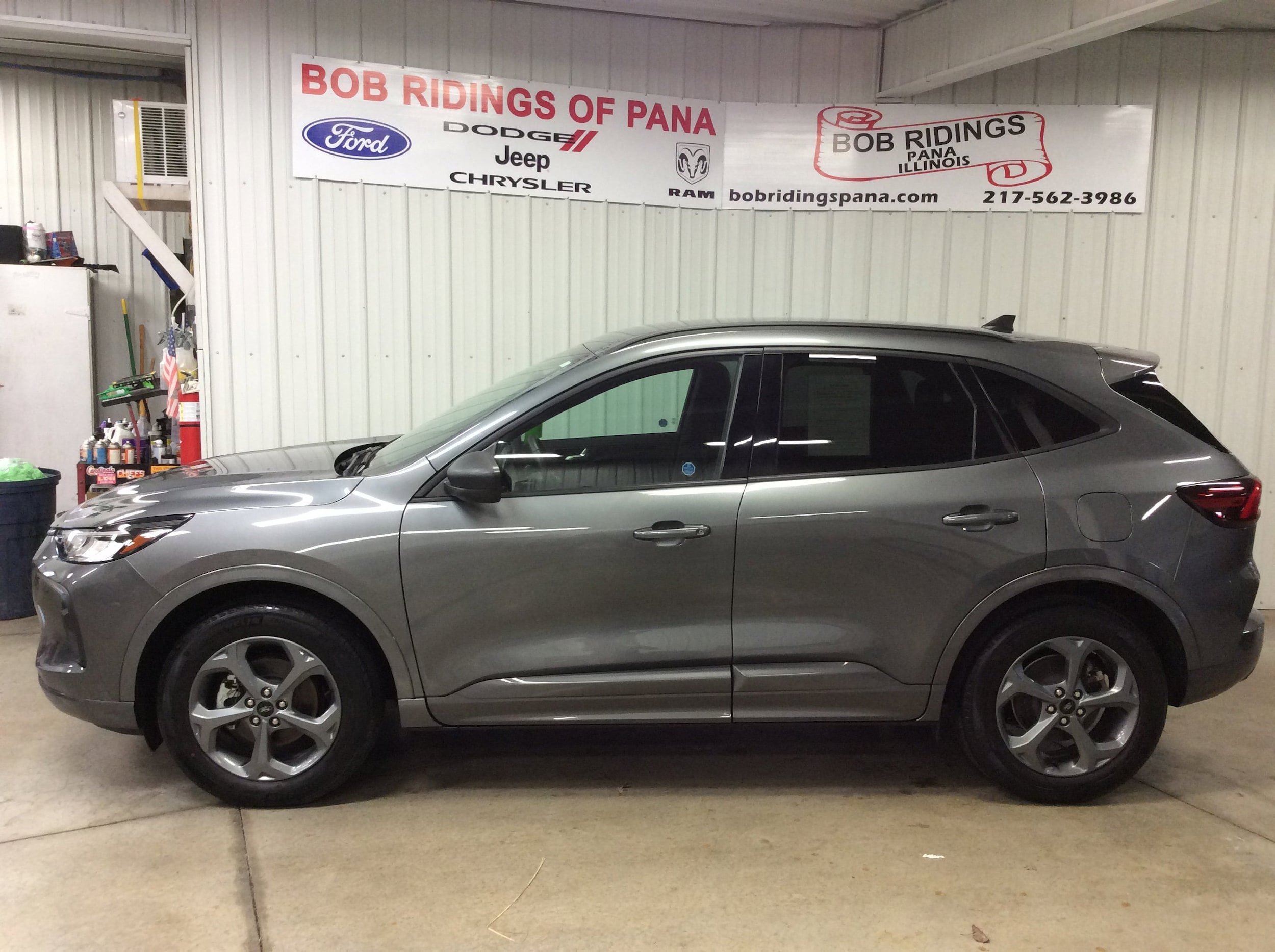 Used 2023 Ford Escape ST-Line w/ Tech Pack #1 AWD/4WD image 2