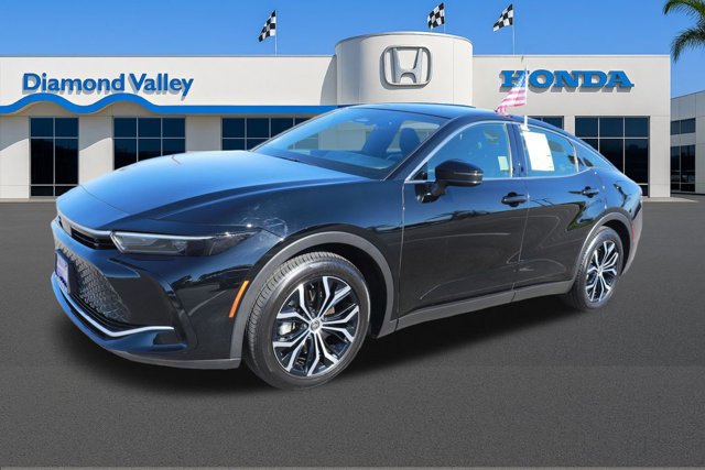 Used 2024 Toyota Crown XLE image 3