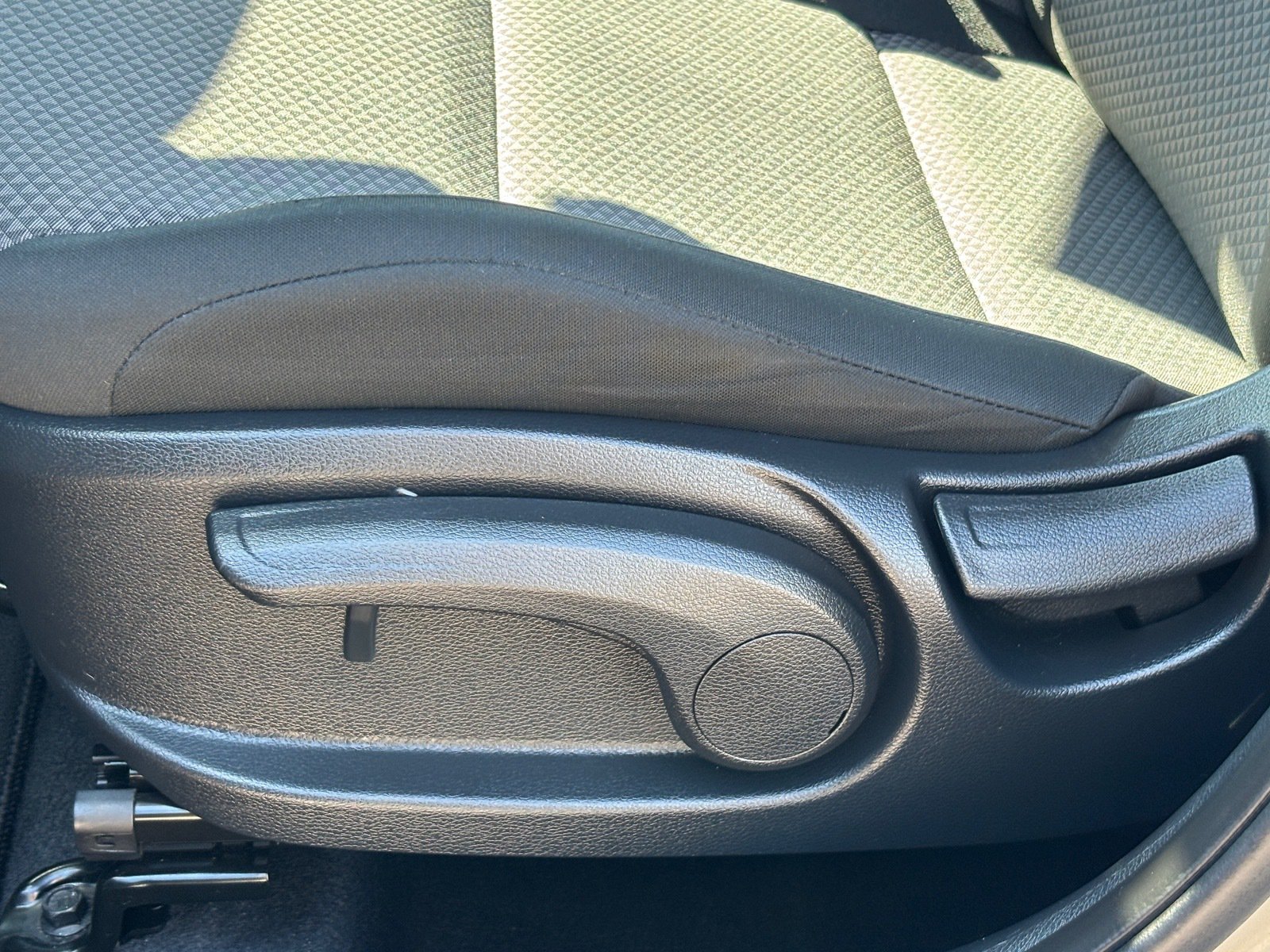 Used 2025 Kia Soul LX w/ LX Technology Package FWD image 27