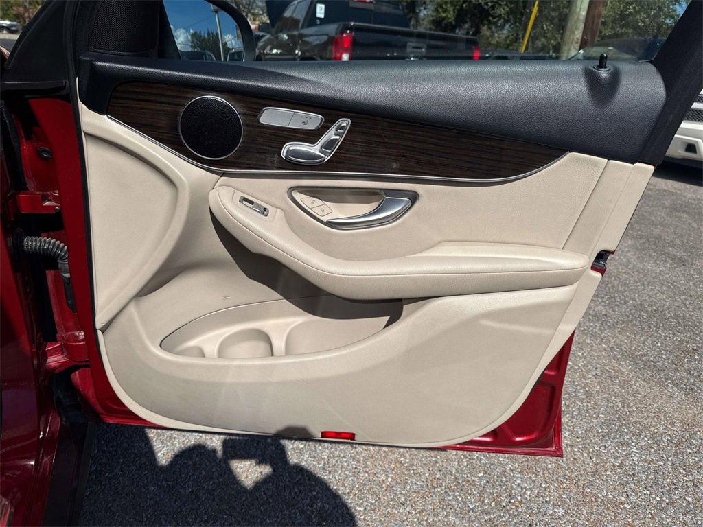 Used 2020 Mercedes-Benz GLC 300 w/ Multimedia Package image 14