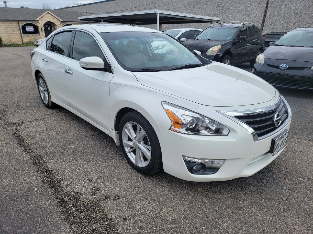 Used 2015 Nissan Altima 2.5 SL w/ Technology Package FWD image 3