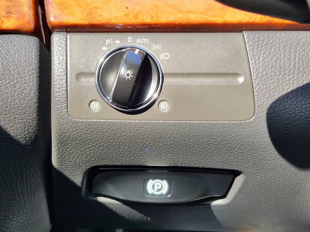 Used 2004 Mercedes-Benz E 500 4MATIC Sedan image 22