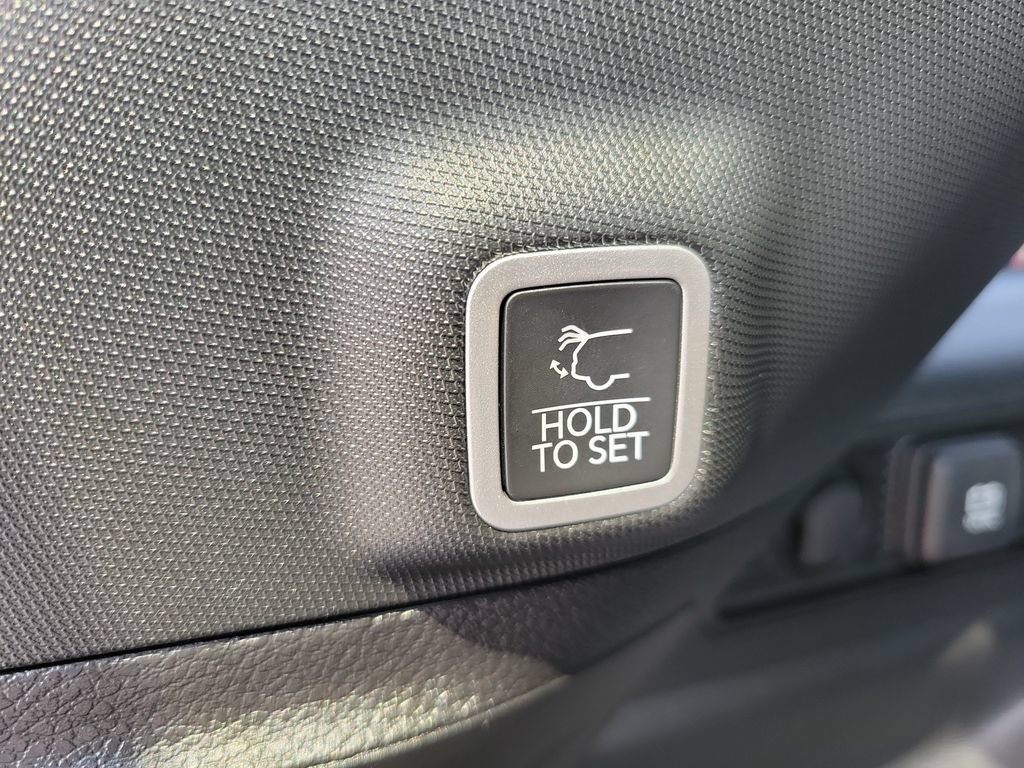 New 2026 Jeep Grand Cherokee Altitude RWD image 35