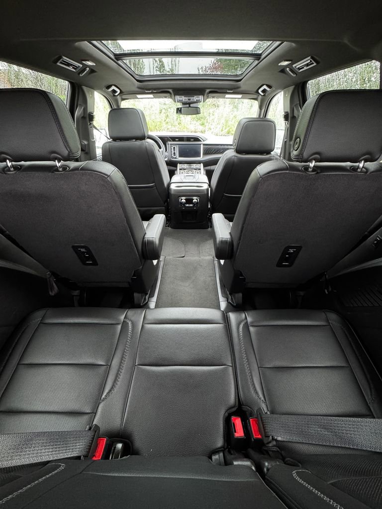Used 2024 GMC Yukon Denali AWD/4WD image 14