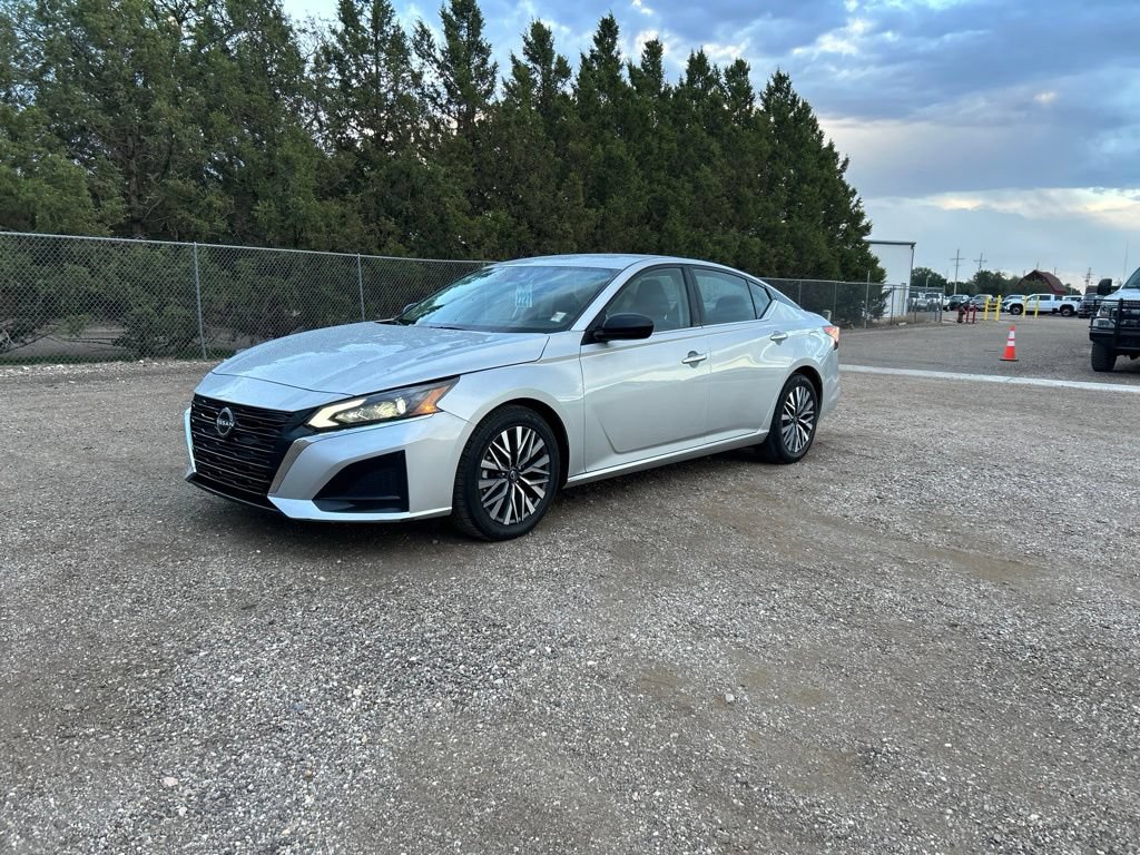 Used 2024 Nissan Altima 2.5 SV
