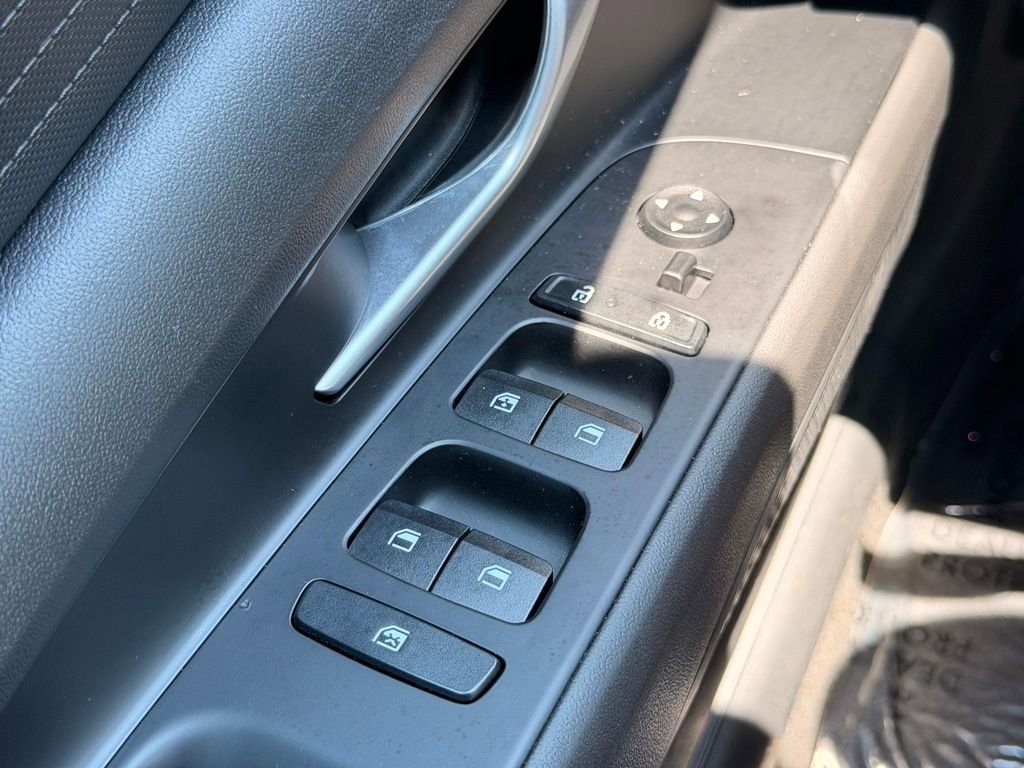 Used 2024 Hyundai Elantra SEL FWD image 21