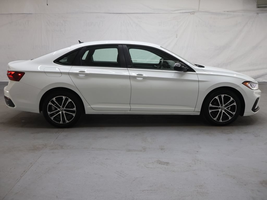 Used 2025 Volkswagen Jetta Sport FWD image 8